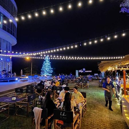 Blu Hotel Nakhon Phanom Esterno foto