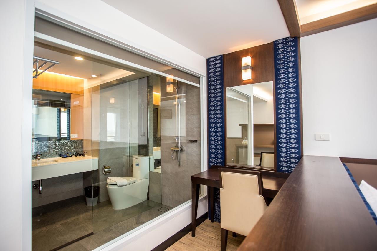 Blu Hotel Nakhon Phanom Esterno foto