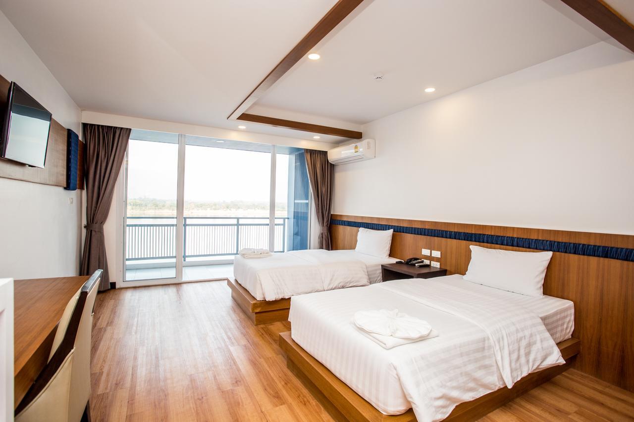 Blu Hotel Nakhon Phanom Esterno foto