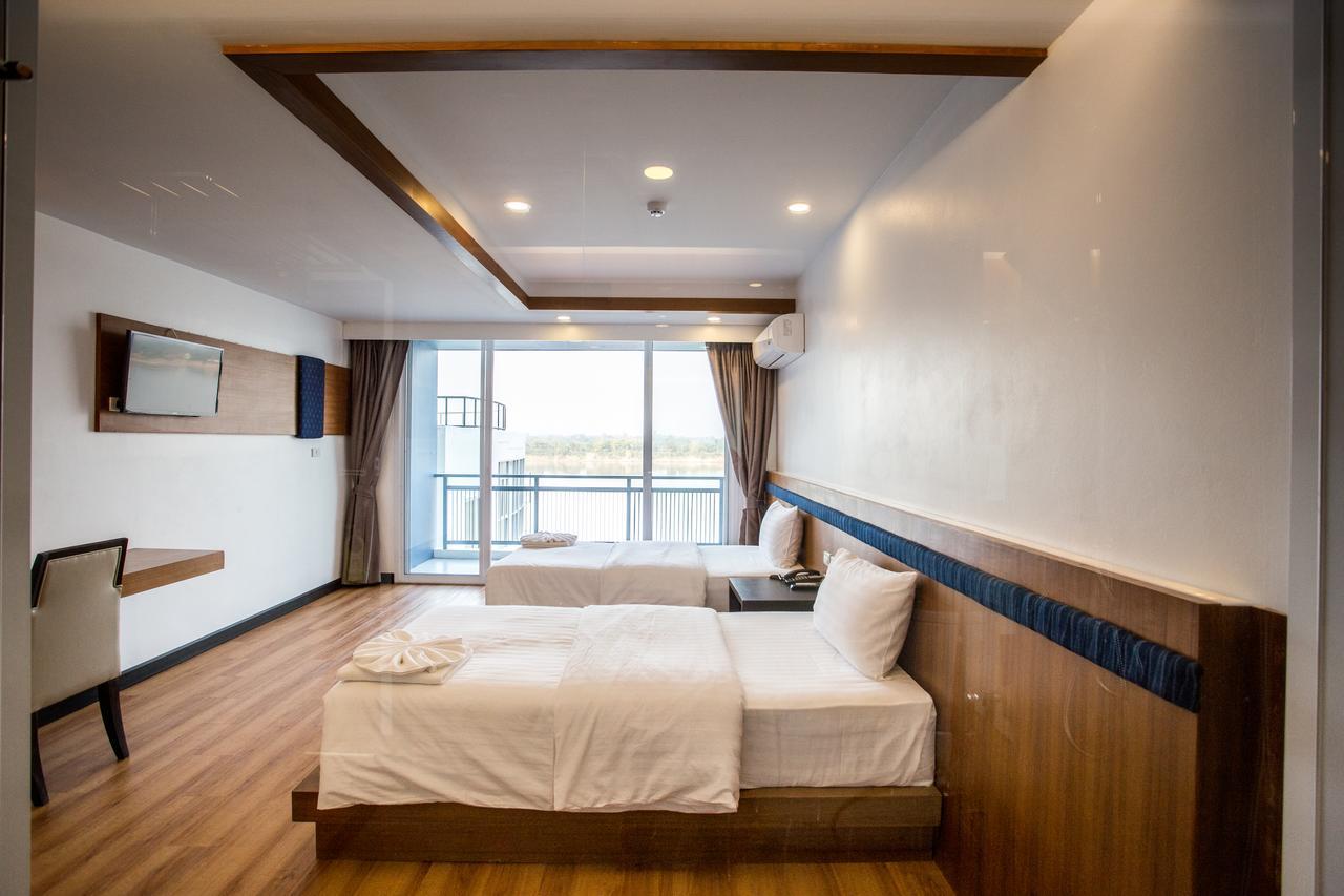 Blu Hotel Nakhon Phanom Esterno foto