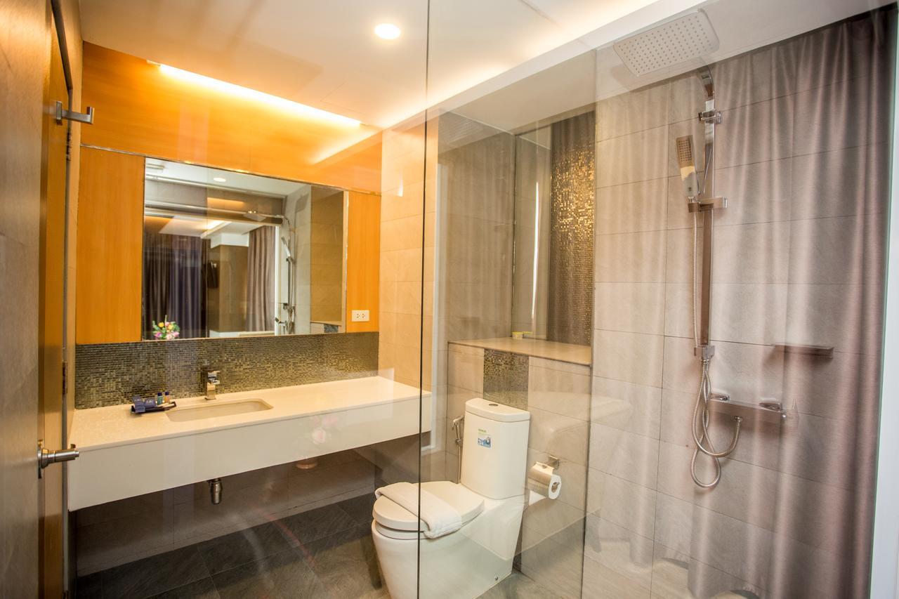Blu Hotel Nakhon Phanom Esterno foto