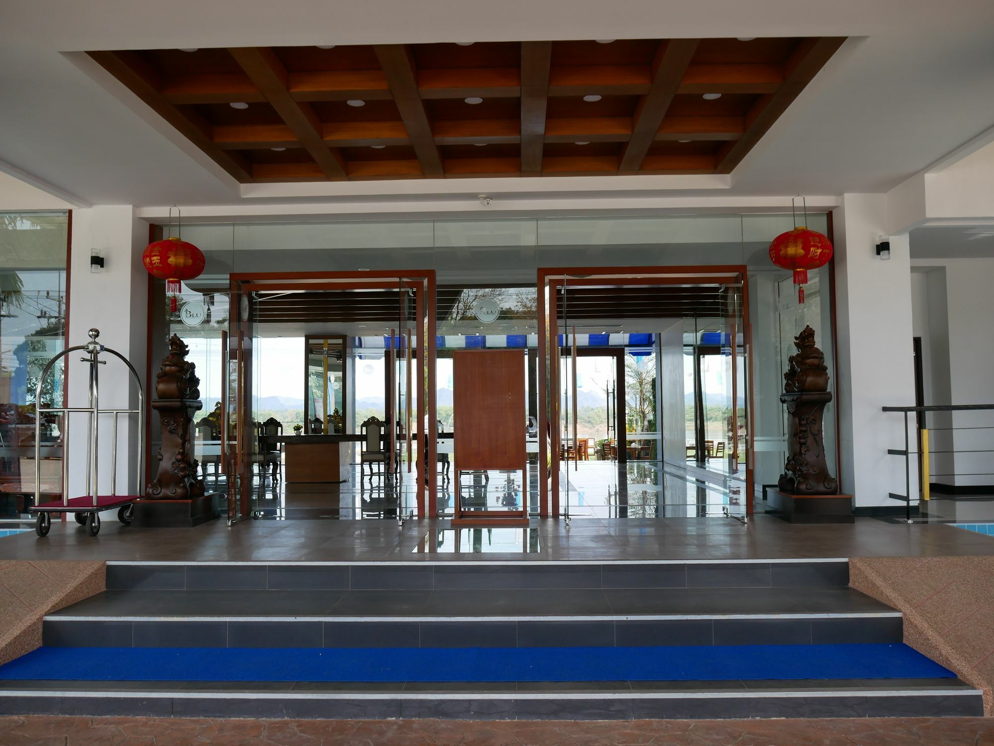 Blu Hotel Nakhon Phanom Esterno foto
